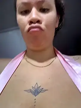 Snapshot of Emiily_lee chatting on June 2, 2026, 9:09 am Emiily lee online show from June 2, 2026, 9:09 am