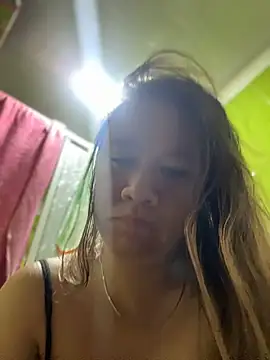 Snapshot of Emiily_lee chatting on November 14, 2025, 9:13 am Emiily lee online show from November 14, 2025, 9:13 am