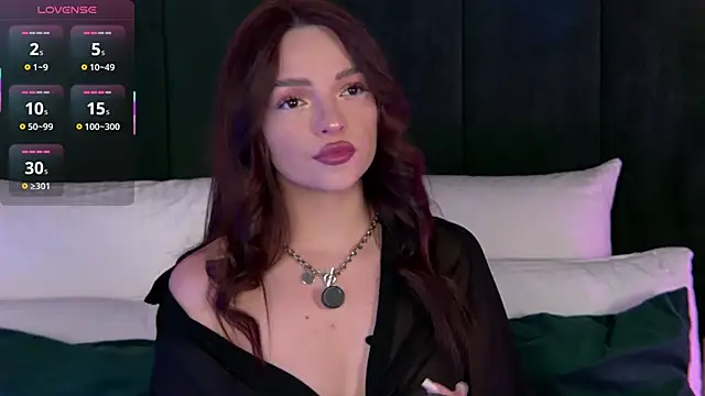 Snapshot of AnaWest chatting on October 13, 2025, 6:59 am AnaWest online show from October 13, 2025, 6:59 am