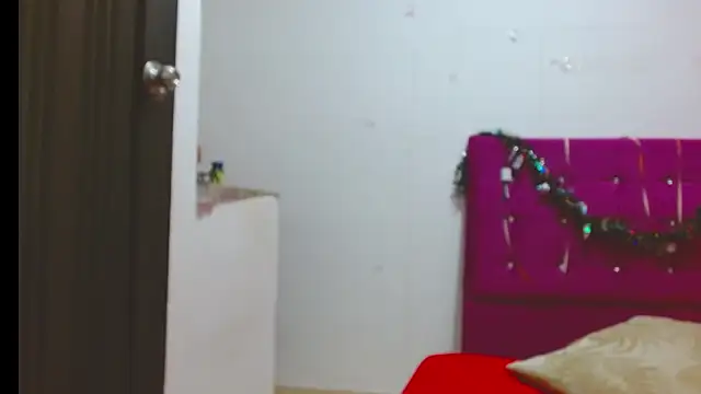 Snapshot of chantalsemenova1 chatting on November 27, 2025, 2:01 am chantalsemenova1 online show from November 27, 2025, 2:01 am