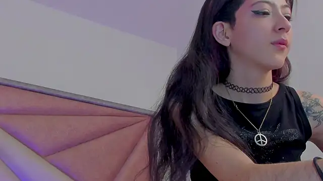 Snapshot of BonnieCute_ chatting on May 13, 2026, 11:56 pm BonnieCute online show from May 13, 2026, 11:56 pm