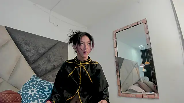 Snapshot of BonnieCute_ chatting on April 21, 2026, 11:55 pm BonnieCute online show from April 21, 2026, 11:55 pm