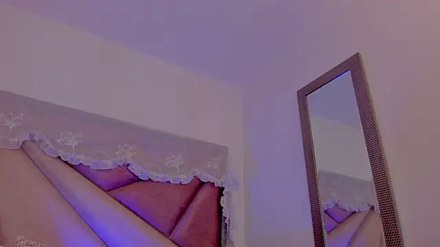 Snapshot of BonnieCute_ chatting on May 5, 2026, 11:52 pm BonnieCute online show from May 5, 2026, 11:52 pm