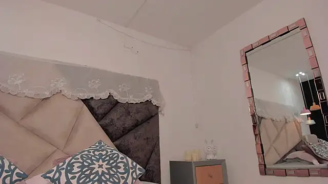 Snapshot of BonnieCute_ chatting on June 2, 2026, 12:10 am BonnieCute online show from June 2, 2026, 12:10 am