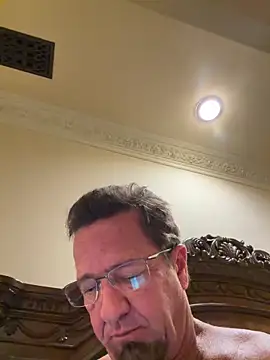 sluttydylan online show from December 20, 2025, 5:32 am