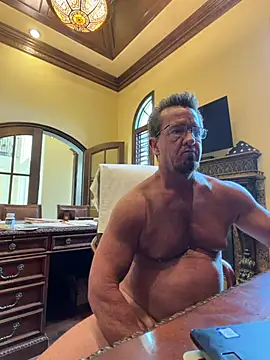 sluttydylan online show from July 4, 2026, 7:29 pm