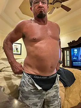 sluttydylan online show from July 22, 2026, 2:46 am