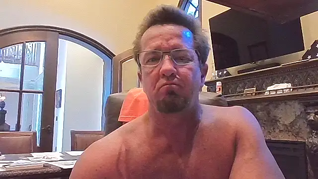 Snapshot of sluttydylan chatting on November 6, 2025, 10:47 pm sluttydylan online show from November 6, 2025, 10:47 pm