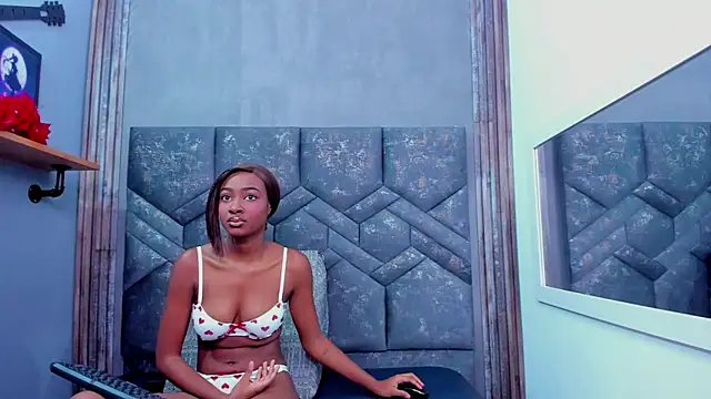 dalilaqueen online show from November 15, 2025, 12:09 pm