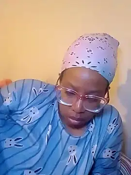 Snapshot of madamsensuale chatting on January 7, 2025, 11:35 pm madamsensuale online show from January 7, 2025, 11:35 pm