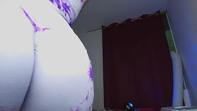 Snapshot of im_mishellbigass chatting on January 15, 2026, 7:01 am im mishellbigass online show from January 15, 2026, 7:01 am