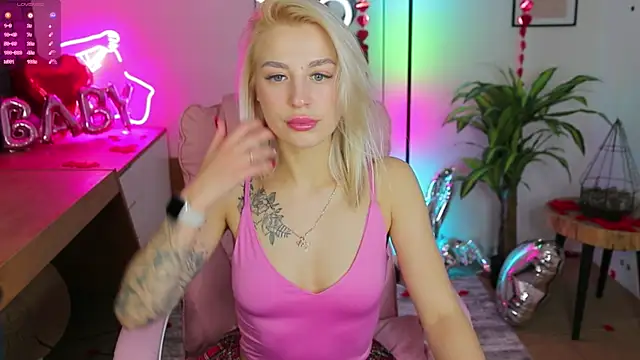 Snapshot of Crystal_Barbie chatting on February 27, 2025, 1:41 am Crystal Barbie online show from February 27, 2025, 1:41 am