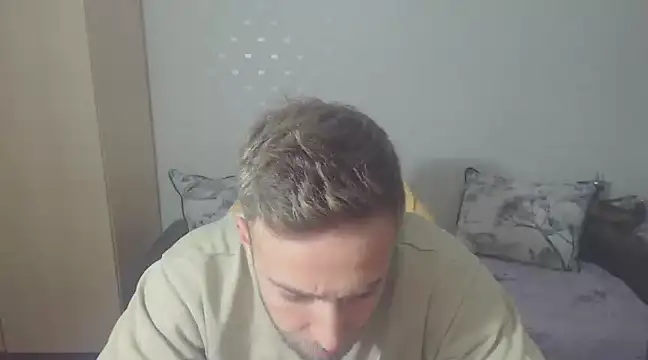 PrinceEagle online show from December 18, 2024, 7:41 pm