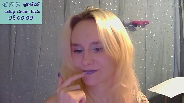 Snapshot of ixsi chatting on February 4, 2026, 1:22 am ixsi online show from February 4, 2026, 1:22 am