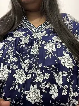 Snapshot of smile_pretty chatting on September 13, 2025, 7:25 pm smile pretty online show from September 13, 2025, 7:25 pm