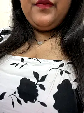 Snapshot of smile_pretty chatting on October 15, 2025, 6:27 pm smile pretty online show from October 15, 2025, 6:27 pm