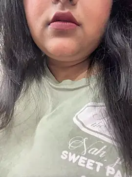 smile pretty online show from February 23, 2026, 3:45 pm