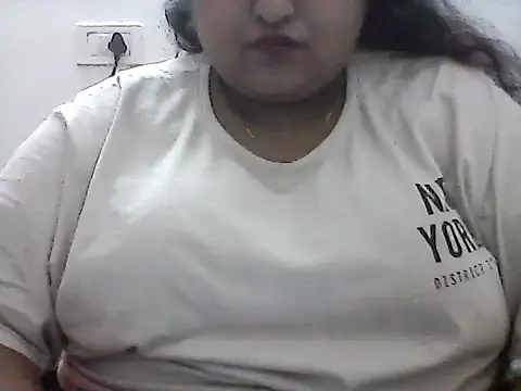 Snapshot of smile_pretty chatting on December 31, 2024, 1:52 pm smile pretty online show from December 31, 2024, 1:52 pm