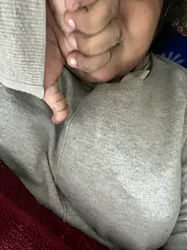 Snapshot of smile_pretty chatting on January 1, 2025, 12:21 am smile pretty online show from January 1, 2025, 12:21 am