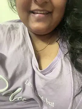 Snapshot of smile_pretty chatting on January 12, 2025, 10:33 pm smile pretty online show from January 12, 2025, 10:33 pm