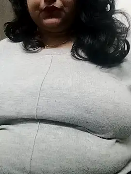 Snapshot of smile_pretty chatting on January 22, 2025, 8:28 pm smile pretty online show from January 22, 2025, 8:28 pm