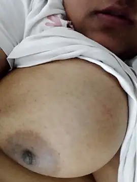 Snapshot of smile_pretty chatting on February 13, 2025, 9:06 pm smile pretty online show from February 13, 2025, 9:06 pm