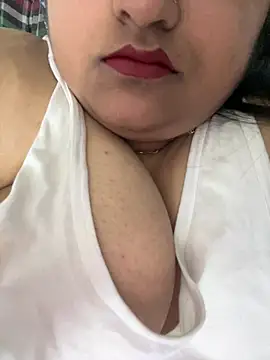 Snapshot of smile_pretty chatting on March 18, 2025, 7:44 pm smile pretty online show from March 18, 2025, 7:44 pm