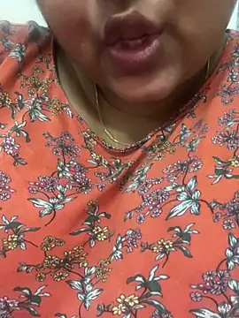 Snapshot of smile_pretty chatting on February 18, 2025, 2:27 pm smile pretty online show from February 18, 2025, 2:27 pm