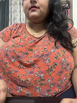 Snapshot of smile_pretty chatting on February 17, 2025, 5:44 pm smile pretty online show from February 17, 2025, 5:44 pm