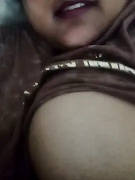 Snapshot of smile_pretty chatting on December 27, 2024, 1:28 pm smile pretty online show from December 27, 2024, 1:28 pm