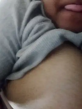 Snapshot of smile_pretty chatting on December 31, 2024, 8:02 pm smile pretty online show from December 31, 2024, 8:02 pm