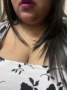 Snapshot of smile_pretty chatting on February 27, 2025, 8:56 am smile pretty online show from February 27, 2025, 8:56 am