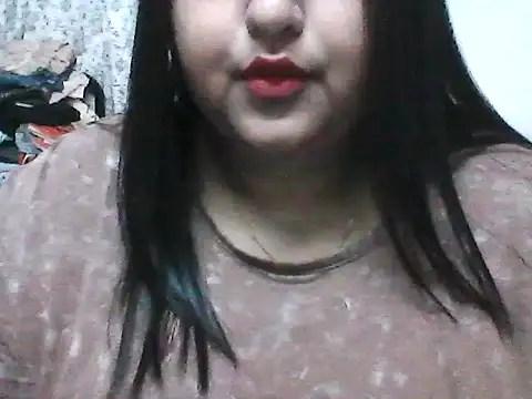 Snapshot of smile_pretty chatting on February 24, 2025, 8:36 pm smile pretty online show from February 24, 2025, 8:36 pm