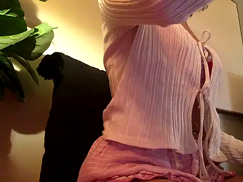 Snapshot of loveofbea chatting on December 7, 2024, 7:38 pm loveofbea online show from December 7, 2024, 7:38 pm