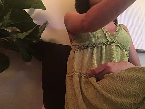 Snapshot of loveofbea chatting on December 8, 2024, 8:58 pm loveofbea online show from December 8, 2024, 8:58 pm