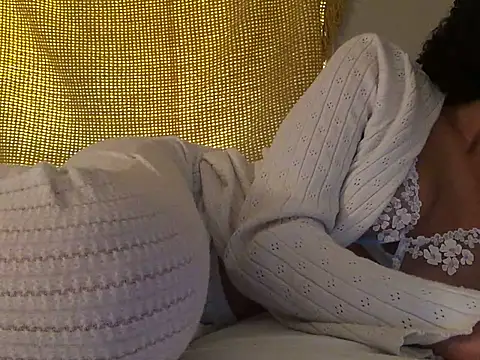 Snapshot of loveofbea chatting on January 16, 2025, 11:27 pm loveofbea online show from January 16, 2025, 11:27 pm