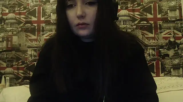 Lynylou online show from February 12, 2026, 9:47 pm