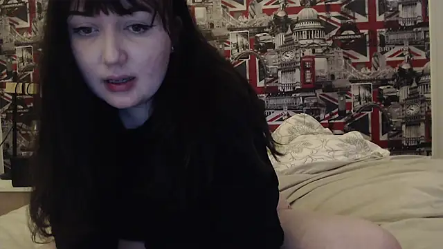 Lynylou online show from February 24, 2026, 8:10 pm