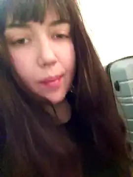 Lynylou online show from May 17, 2026, 3:56 pm