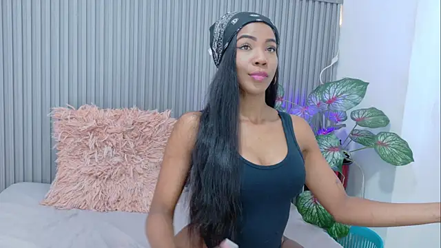 Snapshot of paula__cruzz chatting on April 23, 2026, 8:43 pm paula cruzz online show from April 23, 2026, 8:43 pm
