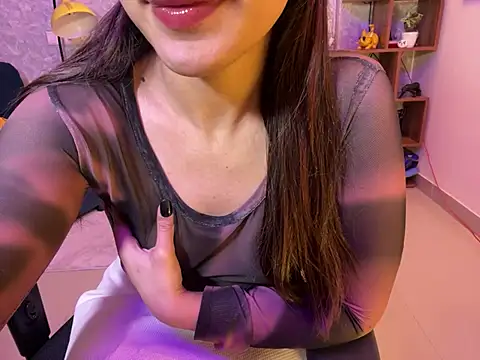 Snapshot of MidnightFlame chatting on February 5, 2025, 8:14 pm MidnightFlame online show from February 5, 2025, 8:14 pm