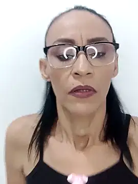 Snapshot of BarbaraMature chatting on December 19, 2025, 12:18 pm BarbaraMature online show from December 19, 2025, 12:18 pm