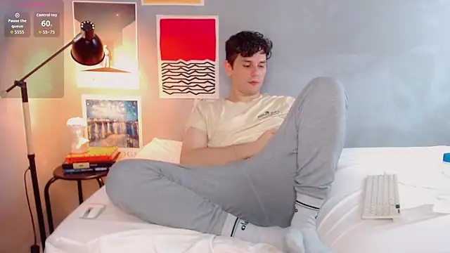 Snapshot of Elio555 chatting on October 30, 2025, 12:20 am Elio555 online show from October 30, 2025, 12:20 am