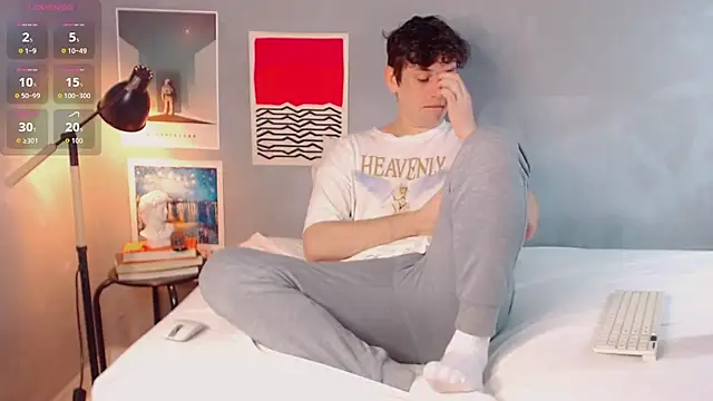 Snapshot of Elio555 chatting on November 14, 2025, 6:11 pm Elio555 online show from November 14, 2025, 6:11 pm