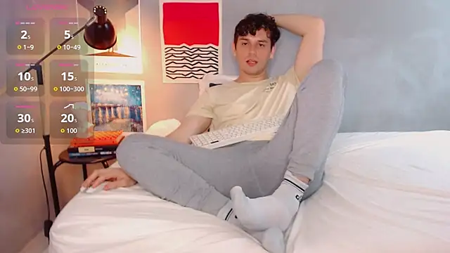 Snapshot of Elio555 chatting on October 31, 2025, 1:13 am Elio555 online show from October 31, 2025, 1:13 am