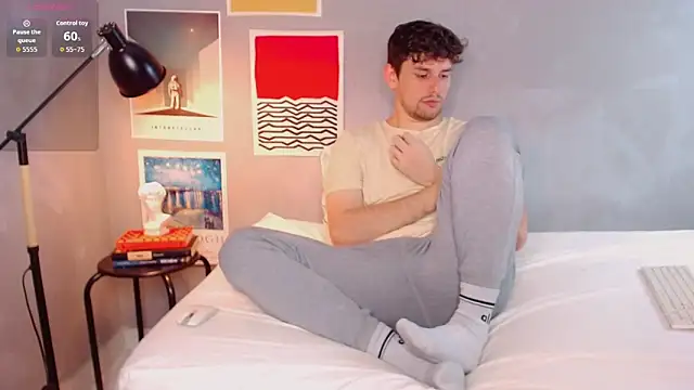 Snapshot of Elio555 chatting on October 25, 2025, 7:58 pm Elio555 online show from October 25, 2025, 7:58 pm