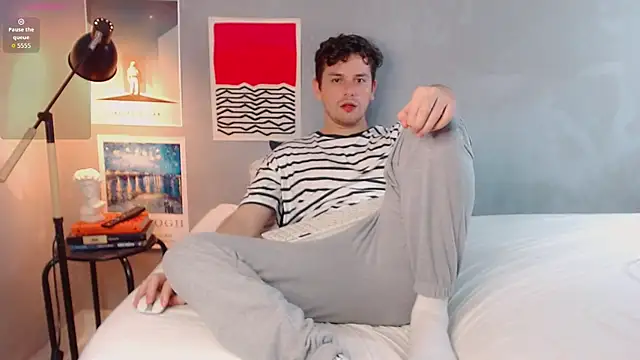 Snapshot of Elio555 chatting on November 6, 2025, 12:14 am Elio555 online show from November 6, 2025, 12:14 am