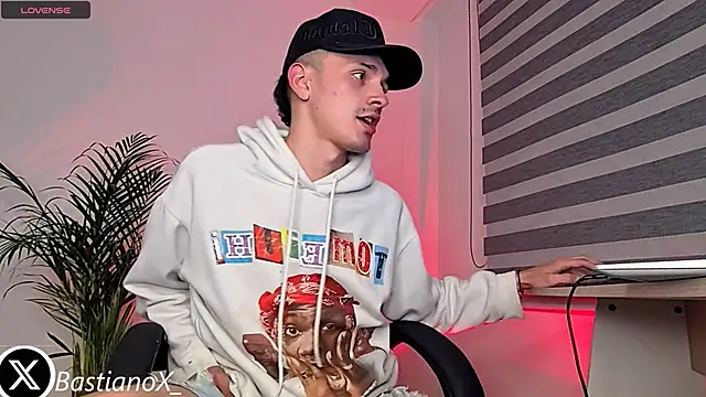 Snapshot of bastia_noooo chatting on October 2, 2025, 5:00 am bastia noooo online show from October 2, 2025, 5:00 am