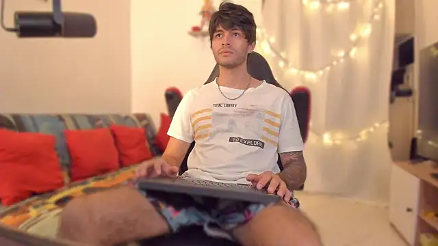 justin stark7 online show from December 16, 2025, 8:46 pm