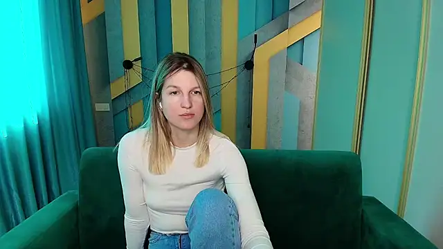 EmilyWalkeri online show from March 12, 2026, 7:56 am